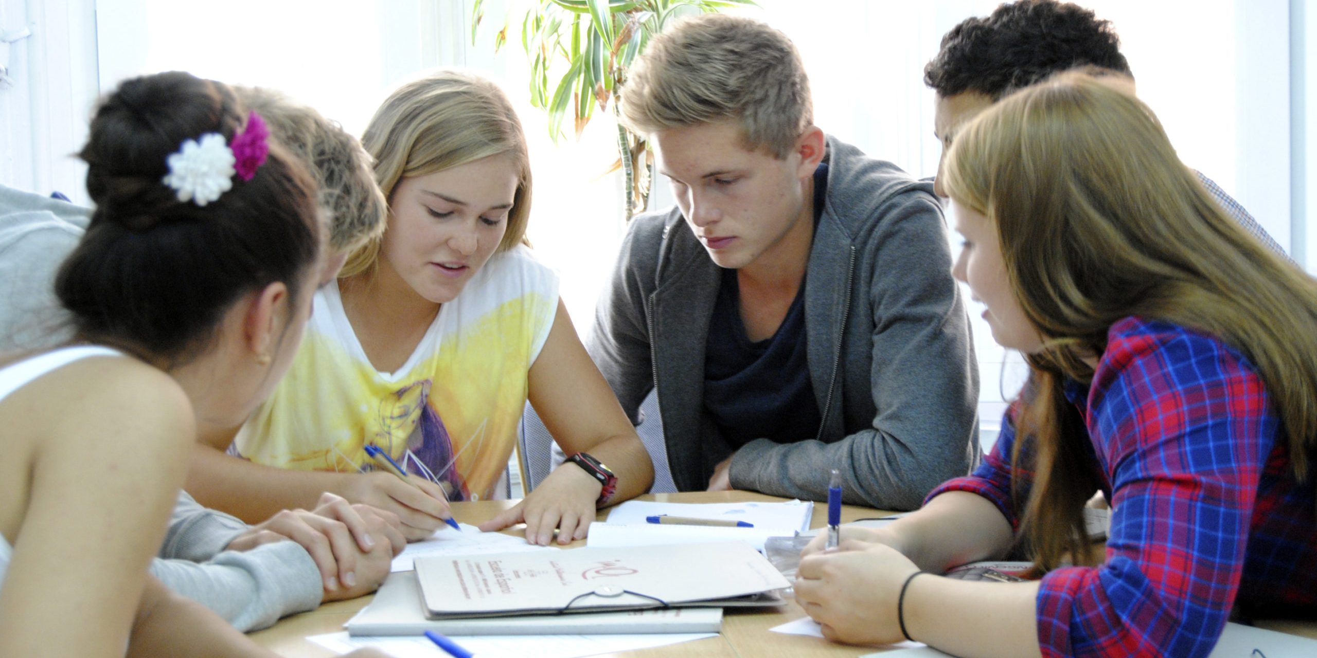 La-importancia-del-trabajo-en-equipo-en-los-adolescentes-scaled