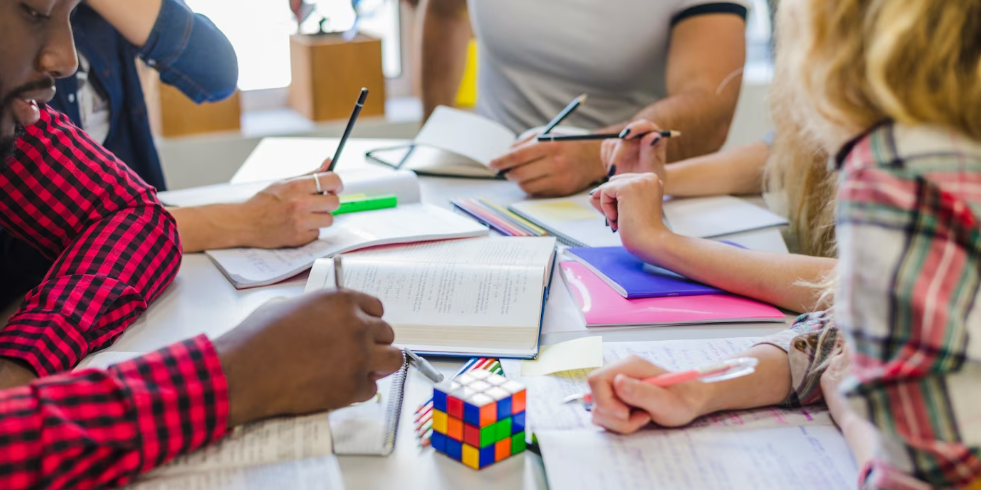 Guías Sobre El Aprendizaje Basado En Retos